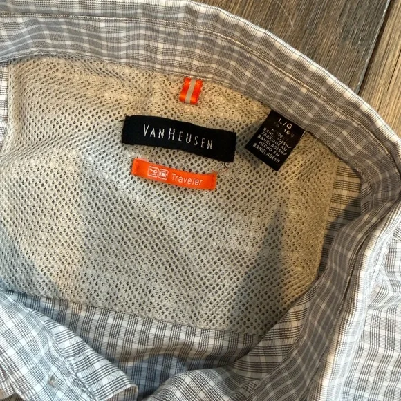 2 Sz Large Van Heusen Traveler Men's Dress Short Sleeve Shirt - Gray & Black - Picture 5 of 6